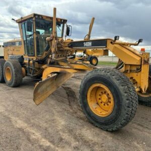 2005 CAT 140H