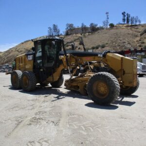 2015 CAT 140M3
